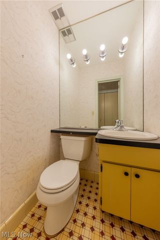 2614 Charney Road, University Heights, OH 44118