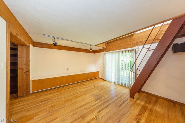 2614 Charney Road, University Heights, OH 44118