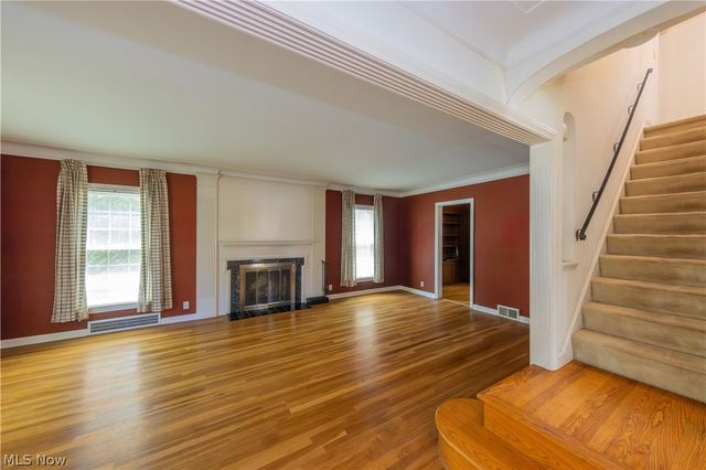 2614 Charney Road, University Heights, OH 44118