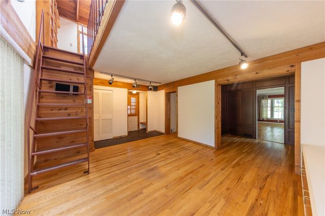 2614 Charney Road, University Heights, OH 44118