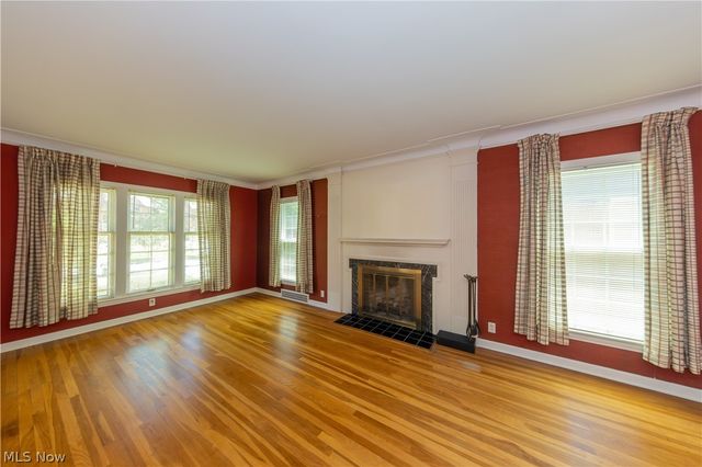 2614 Charney Road, University Heights, OH 44118