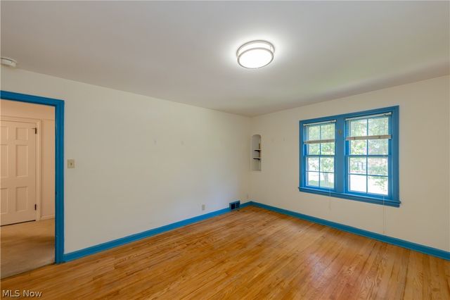2614 Charney Road, University Heights, OH 44118