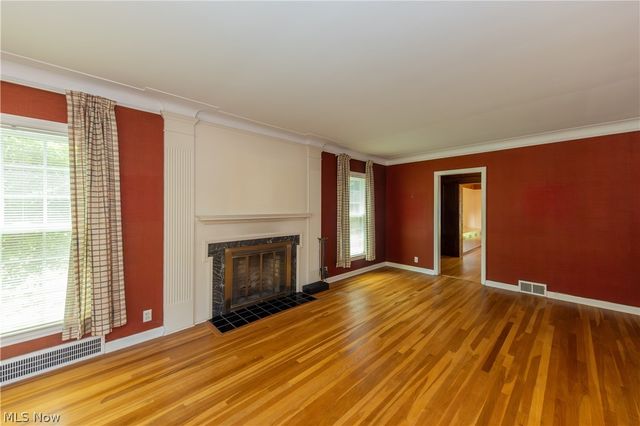 2614 Charney Road, University Heights, OH 44118