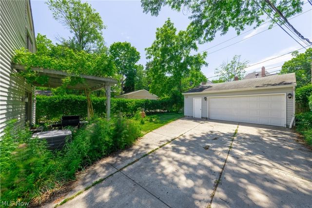 2614 Charney Road, University Heights, OH 44118