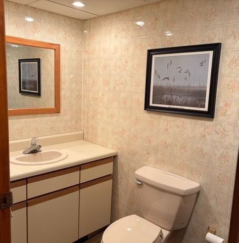 16600 Sarjay Drive, Clinton Township, MI 48038