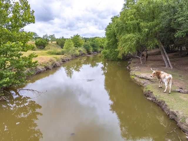 369 Deer Valley Rd, Bandera, TX 78003