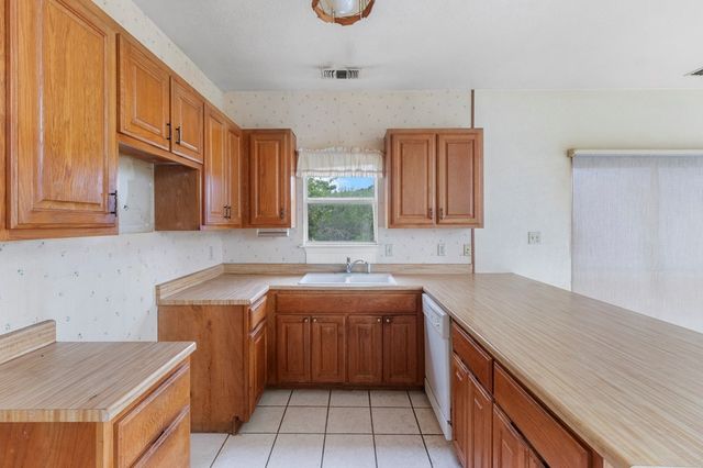 369 Deer Valley Rd, Bandera, TX 78003