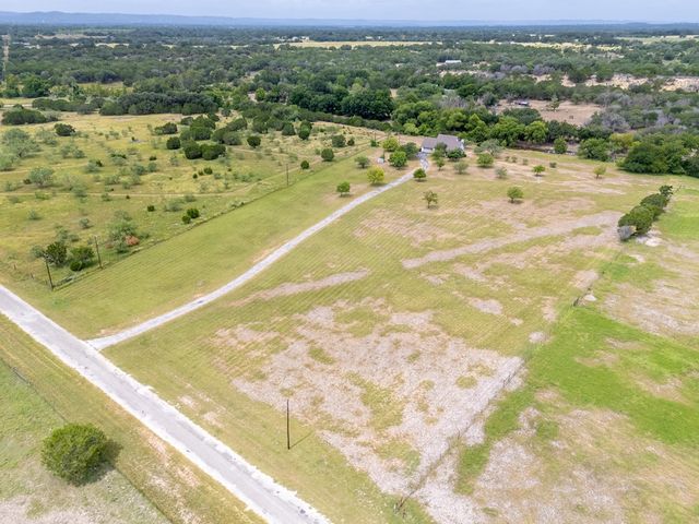 369 Deer Valley Rd, Bandera, TX 78003