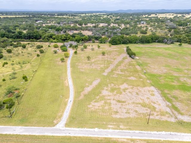 369 Deer Valley Rd, Bandera, TX 78003
