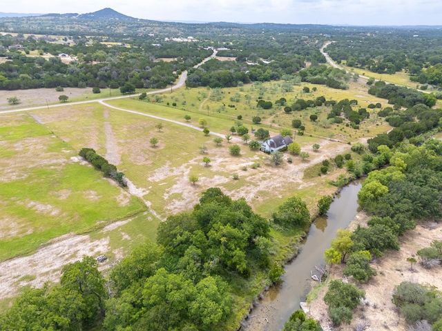369 Deer Valley Rd, Bandera, TX 78003