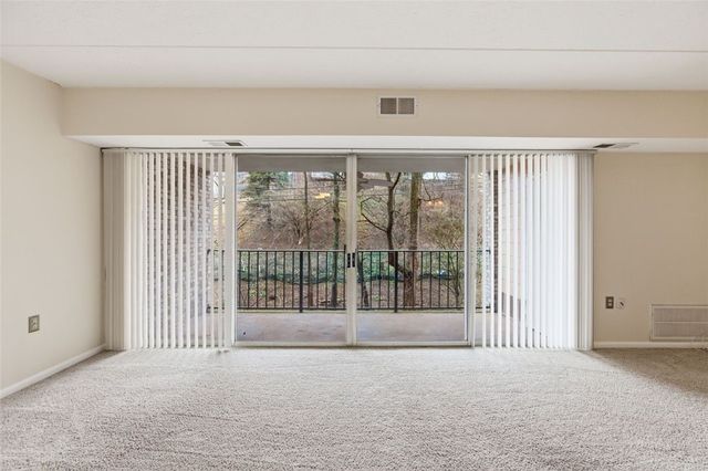 2160 Greentree Rd. 405W, Scott Twp, PA 15220