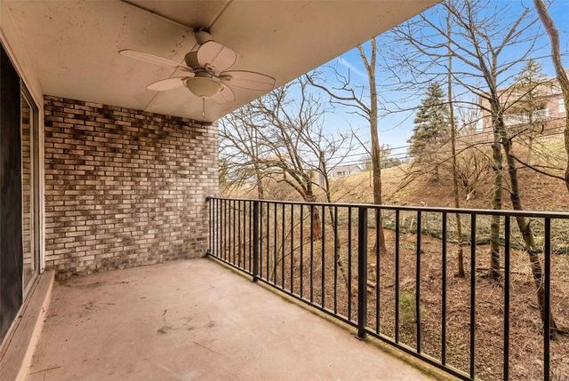 2160 Greentree Rd. 405W, Scott Twp, PA 15220