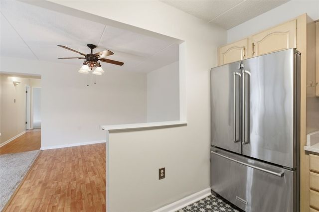 2160 Greentree Rd. 405W, Scott Twp, PA 15220