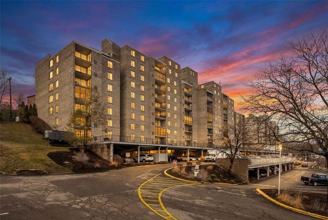 2160 Greentree Rd. 405W, Scott Twp, PA 15220