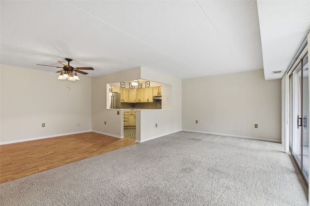 2160 Greentree Rd. 405W, Scott Twp, PA 15220