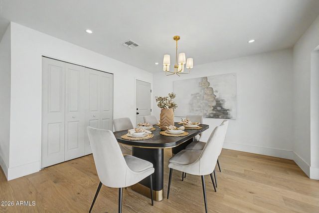 8008 E WHITTON Avenue, Scottsdale, AZ 85251