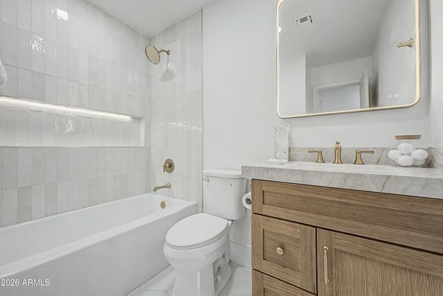 8008 E WHITTON Avenue, Scottsdale, AZ 85251