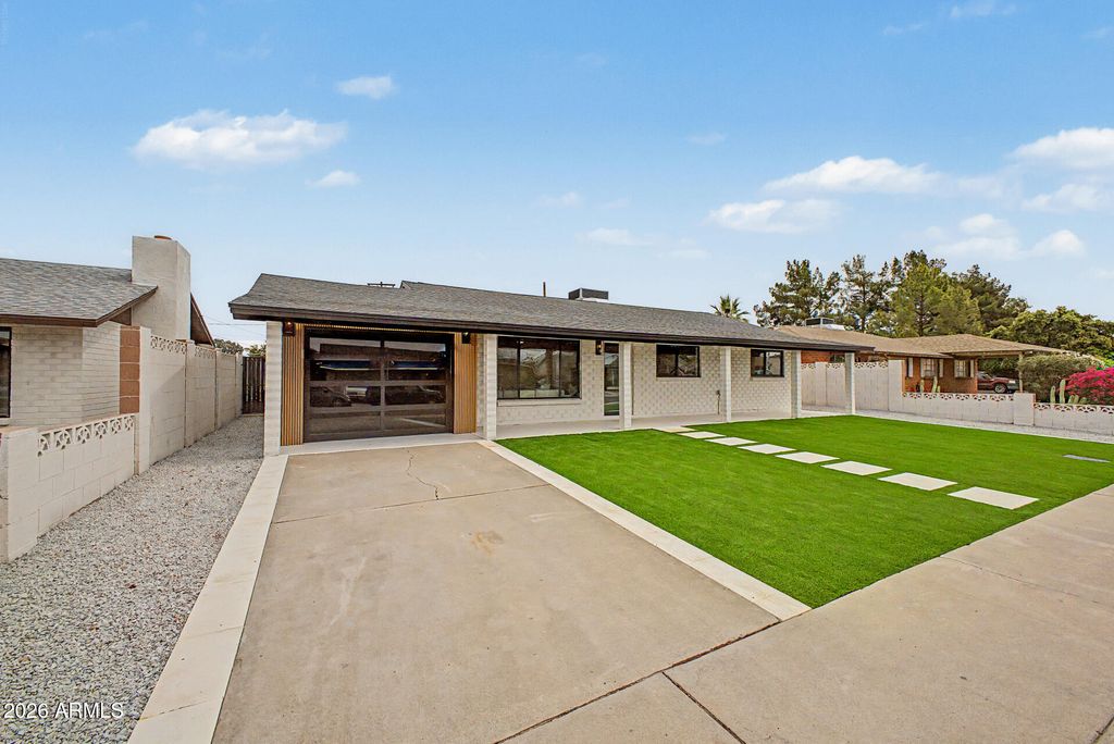 8008 E WHITTON Avenue, Scottsdale, AZ 85251 — photo 3