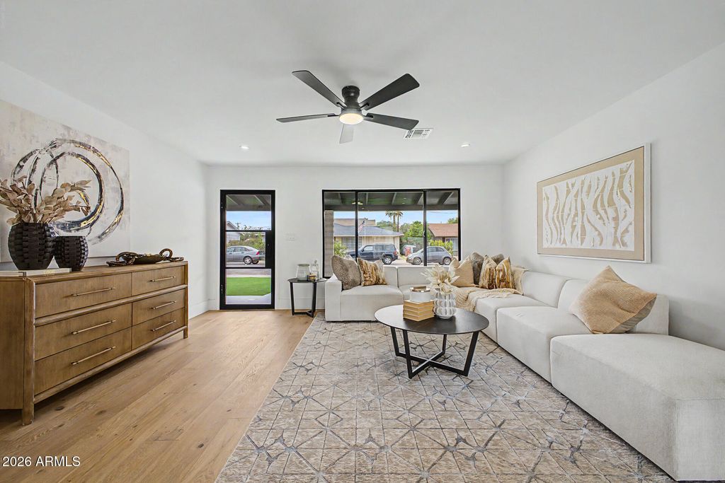8008 E WHITTON Avenue, Scottsdale, AZ 85251 — photo 5
