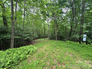 000 Chestnut Oak Lane, Pisgah Forest, NC 28768