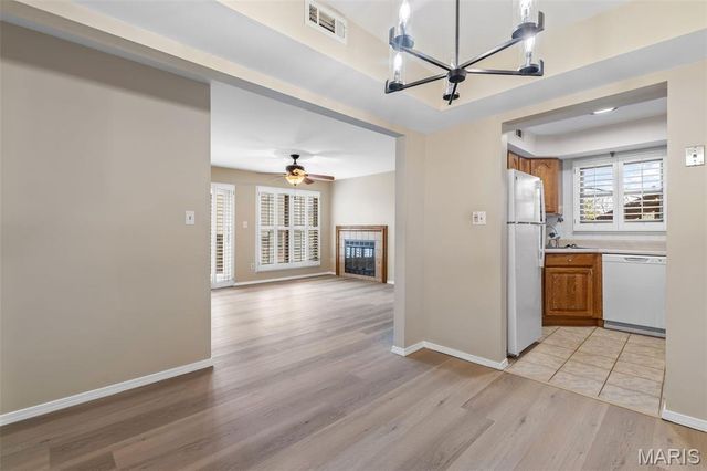 5162 Hollow Wood Court B, St Louis, MO 63128