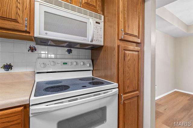 5162 Hollow Wood Court B, St Louis, MO 63128