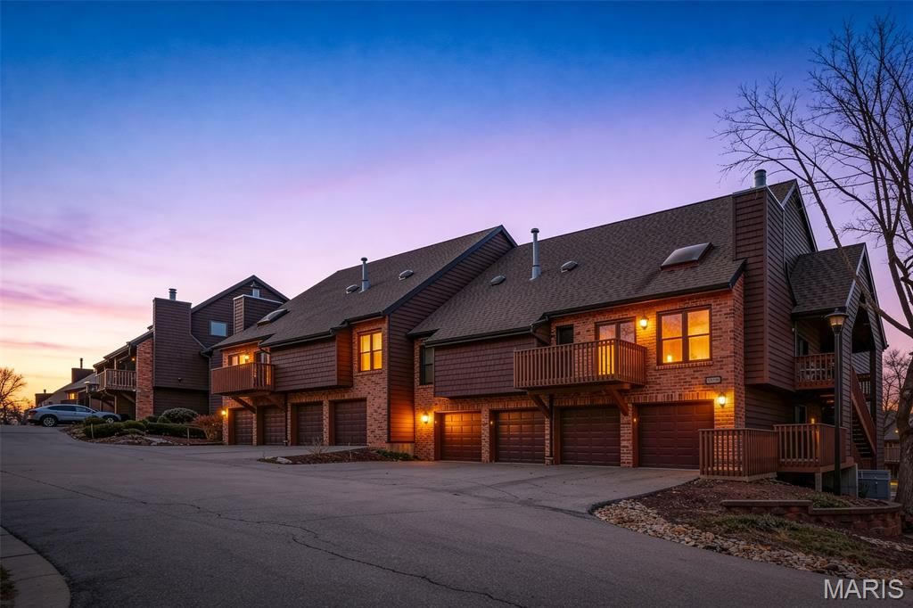 5162 Hollow Wood Court B, St Louis, MO 63128