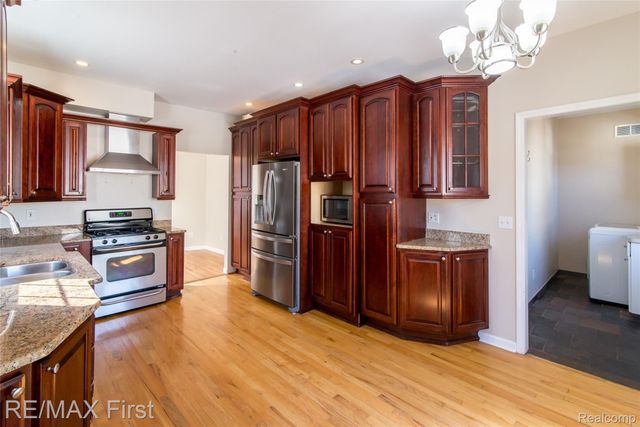 1320 Hartrick Avenue, Royal Oak, MI 48067