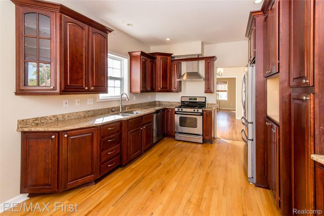 1320 Hartrick Avenue, Royal Oak, MI 48067