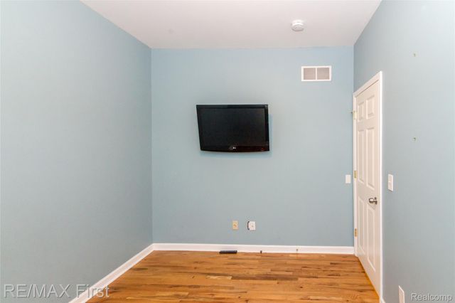 1320 Hartrick Avenue, Royal Oak, MI 48067