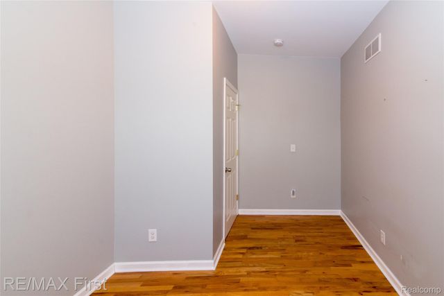 1320 Hartrick Avenue, Royal Oak, MI 48067