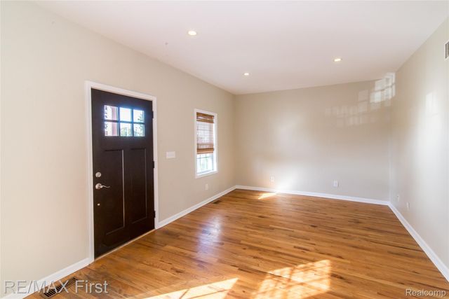 1320 Hartrick Avenue, Royal Oak, MI 48067