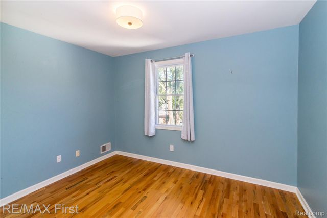 1320 Hartrick Avenue, Royal Oak, MI 48067