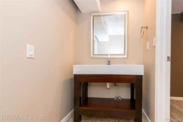 1320 Hartrick Avenue, Royal Oak, MI 48067