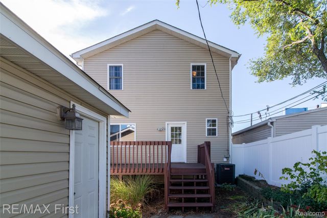 1320 Hartrick Avenue, Royal Oak, MI 48067