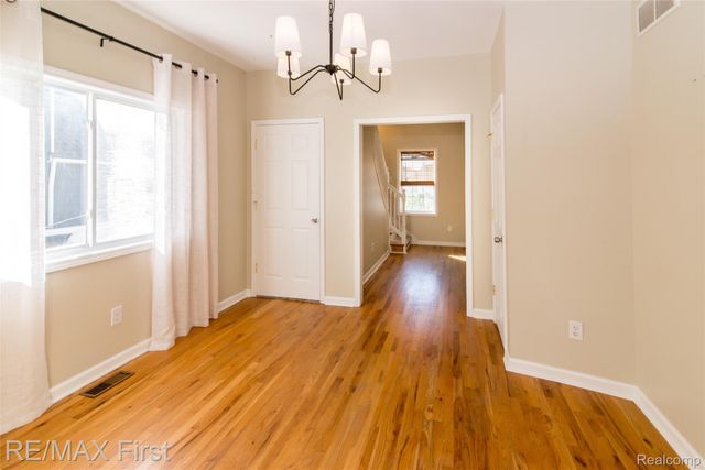 1320 Hartrick Avenue, Royal Oak, MI 48067