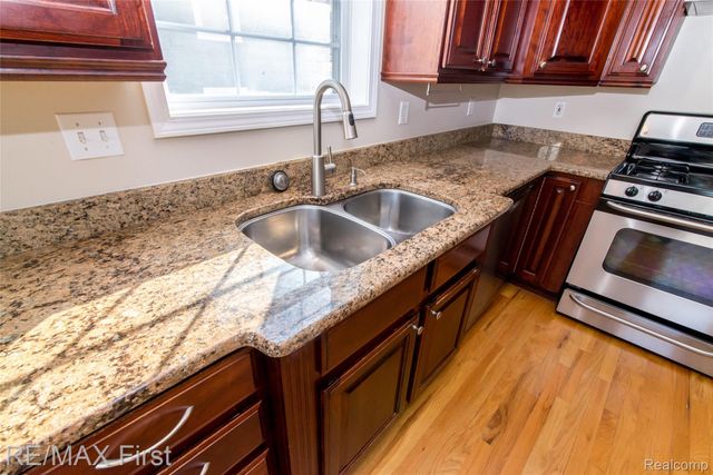 1320 Hartrick Avenue, Royal Oak, MI 48067