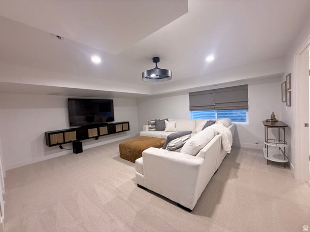 Image 18 of property listing at 6743 W LAKE AVE, South Jordan, UT 84009