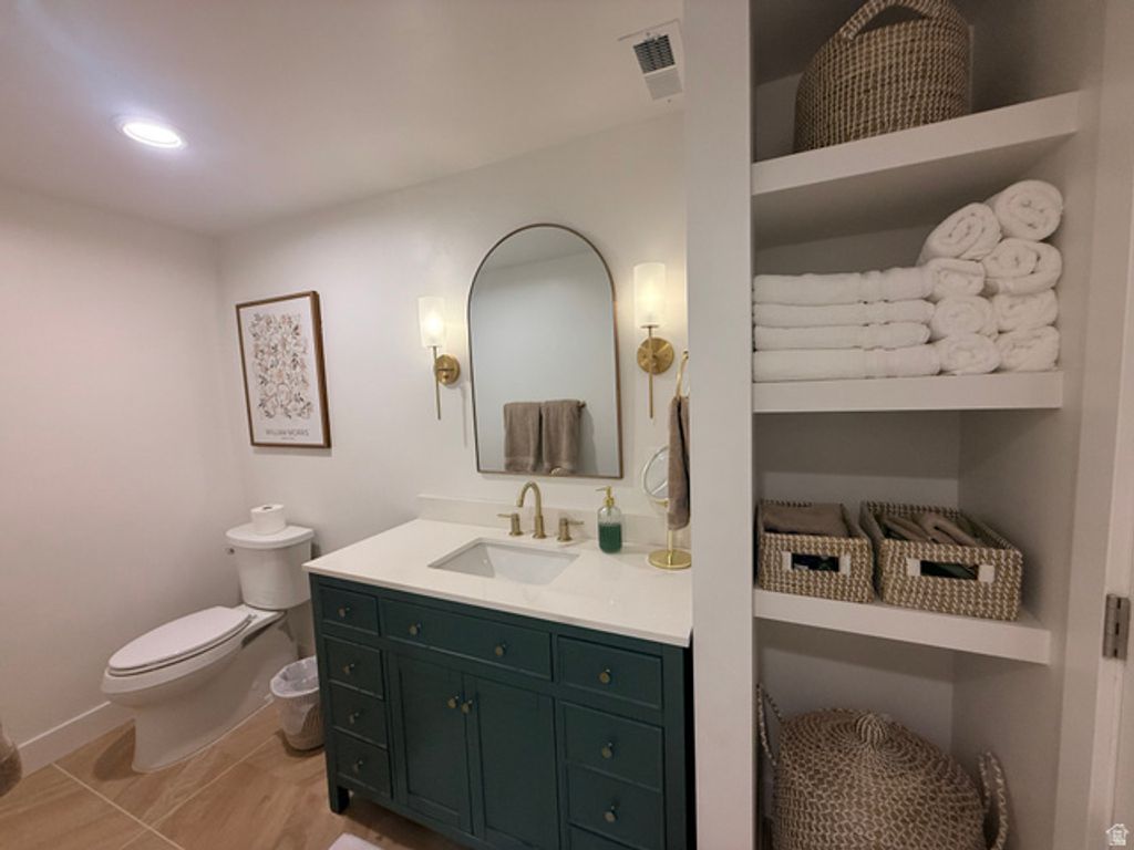 Image 19 of property listing at 6743 W LAKE AVE, South Jordan, UT 84009
