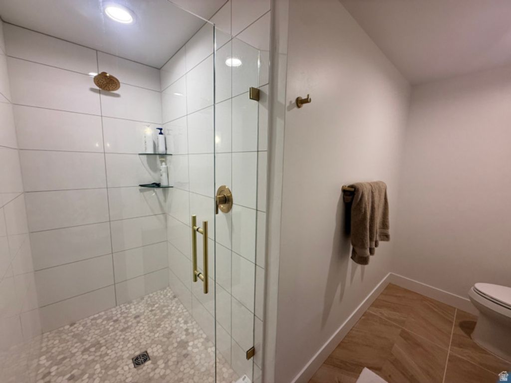 Image 20 of property listing at 6743 W LAKE AVE, South Jordan, UT 84009