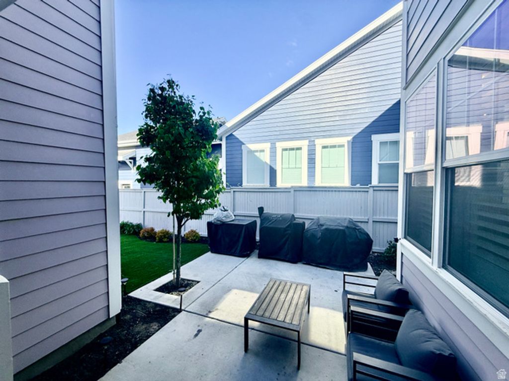 Image 23 of property listing at 6743 W LAKE AVE, South Jordan, UT 84009