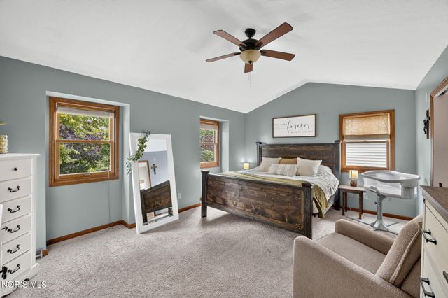 2214 Willowtree Lane, Maumee, OH 43537