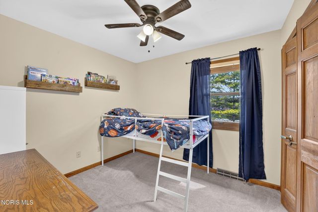 2214 Willowtree Lane, Maumee, OH 43537