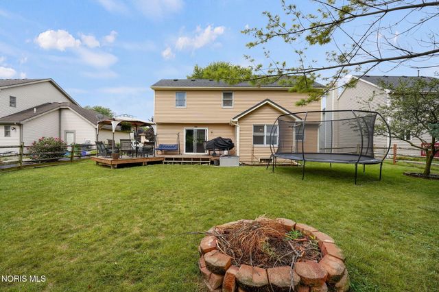 2214 Willowtree Lane, Maumee, OH 43537