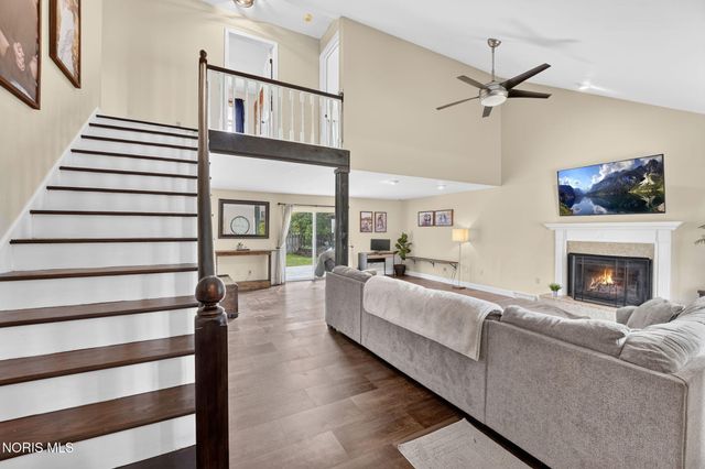 2214 Willowtree Lane, Maumee, OH 43537
