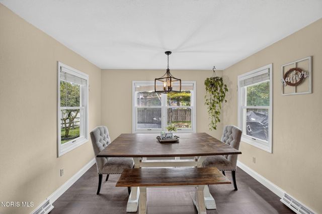 2214 Willowtree Lane, Maumee, OH 43537