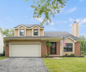 2214 Willowtree Lane, Maumee, OH 43537