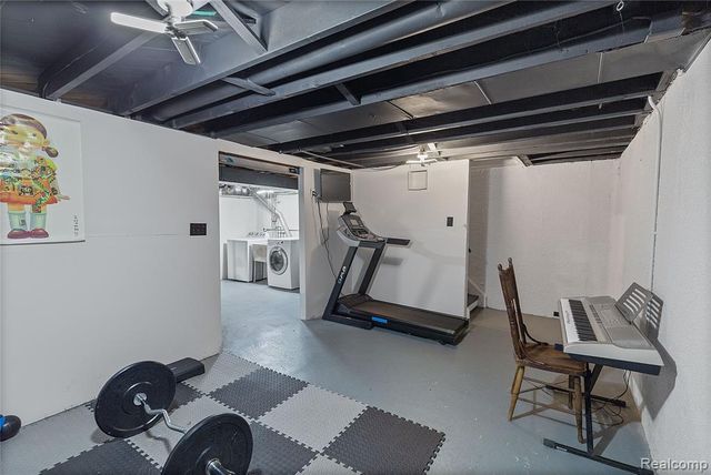 36698 Rolf Street, Westland, MI 48186