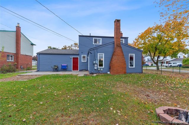 36698 Rolf Street, Westland, MI 48186