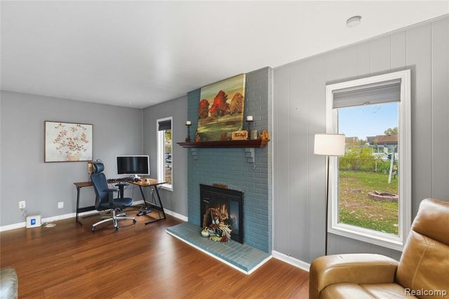 36698 Rolf Street, Westland, MI 48186